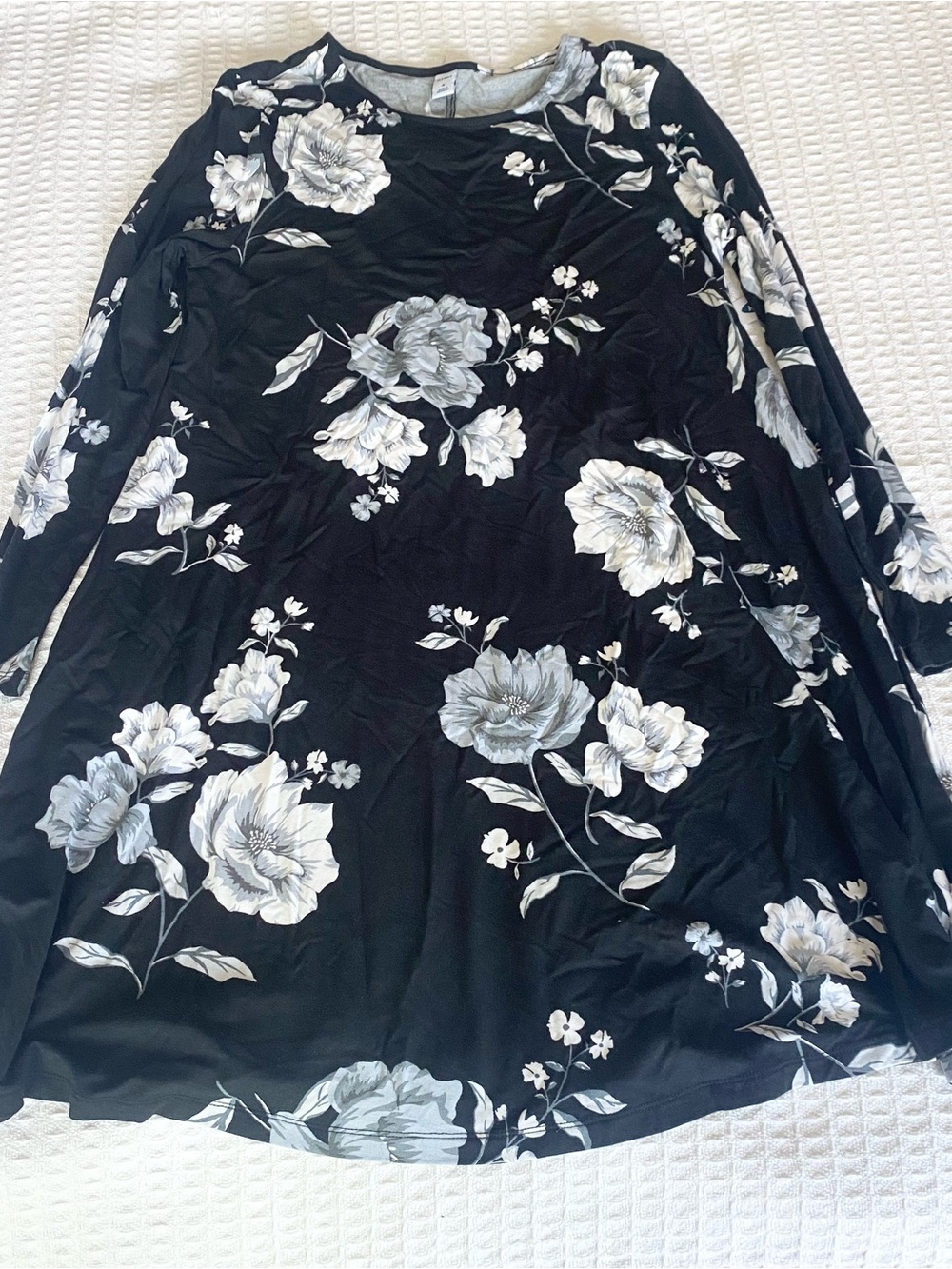 Old Navy Black White and Grey Floral Long Sleeve Mini Dress Medium NWT